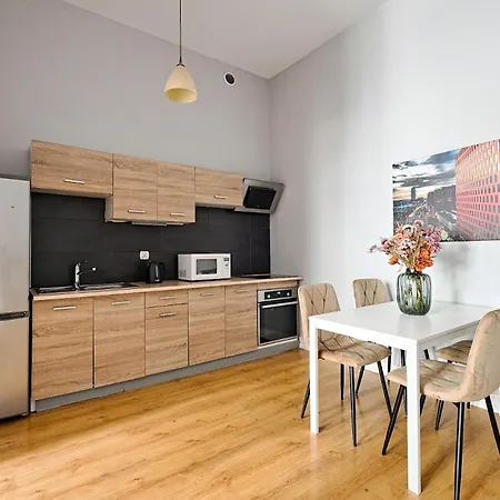 Urban Nest Krakowska 10 *